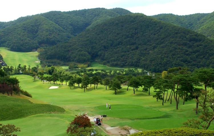 东部山高尔夫球会