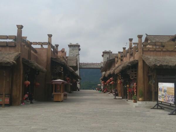 海坪彝族风情街 - 星际高球联盟-中国精英人士高尔夫旅游度假实景