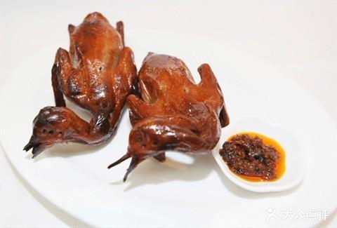 此鸽留香晶品砂锅乳鸽餐厅(御翔羽毛球馆店) - 星际高球联盟-中国精英人士高尔夫旅游度假实景