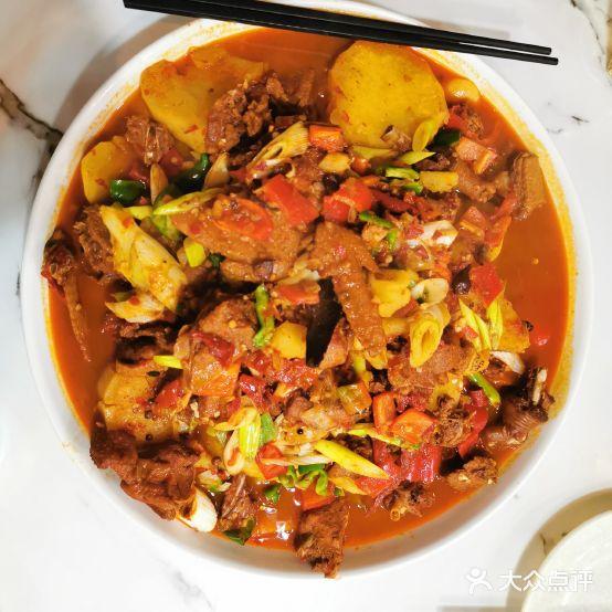 歆疆味疆来(和谐花园小区店) - 星际高球联盟-中国精英人士高尔夫旅游度假实景