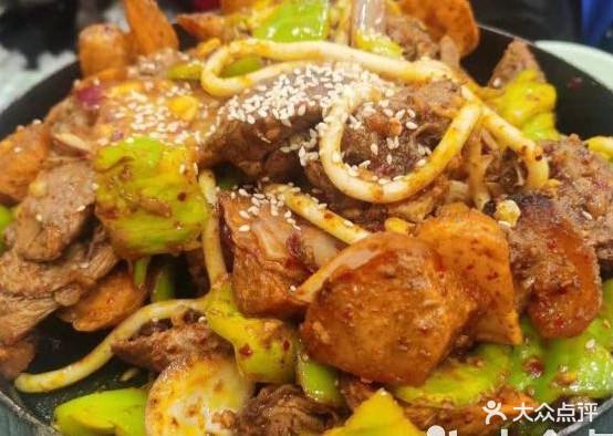 小君楼精品·炕锅·土火锅·碳烤羊肉(茶卡盐湖第一分店) - 星际高球联盟-中国精英人士高尔夫旅游度假实景