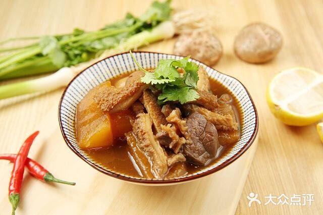 忆持巷美食街 - 星际高球联盟-中国精英人士高尔夫旅游度假实景