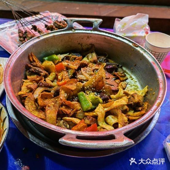 阿斯玛炕锅美食城 - 星际高球联盟-中国精英人士高尔夫旅游度假实景