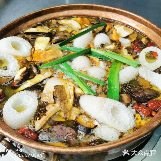 原林野生菌火锅(武定店) - 星际高球联盟-中国精英人士高尔夫旅游度假实景