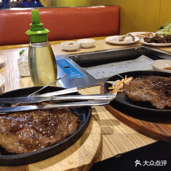 豪巴斯牛排海鲜自助餐厅(环球购物广场店) - 星际高球联盟-中国精英人士高尔夫旅游度假实景