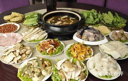 易门丛山野生菌府·渣精老火锅(月牙潭公园店) - 星际高球联盟-中国精英人士高尔夫旅游度假实景