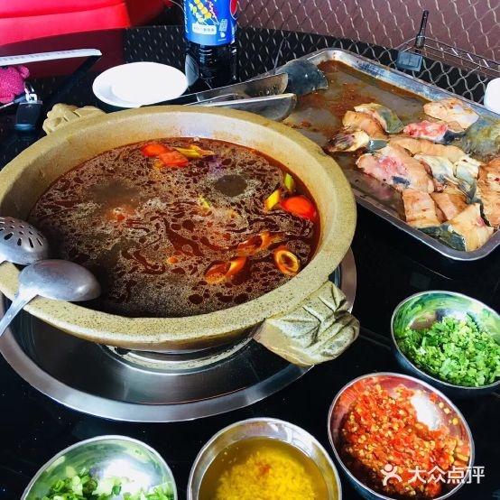 乾隆石锅美食(尖扎店) - 星际高球联盟-中国精英人士高尔夫旅游度假实景