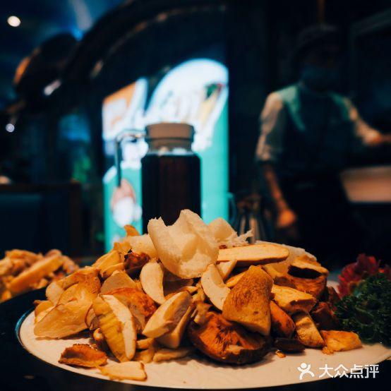 菌歌野生菌火锅(大悦城店) - 星际高球联盟-中国精英人士高尔夫旅游度假实景