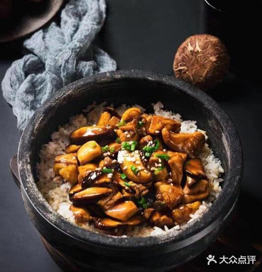 小黑牛烤肉(三曹路店) - 星际高球联盟-中国精英人士高尔夫旅游度假实景