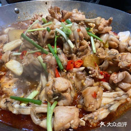 昱龙大盆牛蛙馆(三兴街总店) - 星际高球联盟-中国精英人士高尔夫旅游度假实景