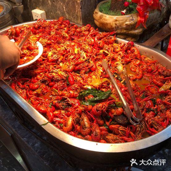 苏格里岛自助海鲜火锅烧烤(大汉悦中心店) - 星际高球联盟-中国精英人士高尔夫旅游度假实景