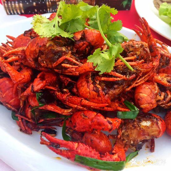 胜利河美食街 - 星际高球联盟-中国精英人士高尔夫旅游度假实景