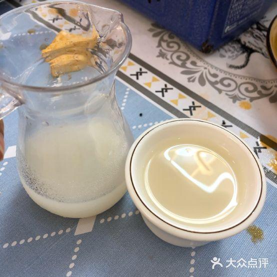 金凤凰·土鸡活鱼小菜馆贵州菜(梵净山店) - 星际高球联盟-中国精英人士高尔夫旅游度假实景