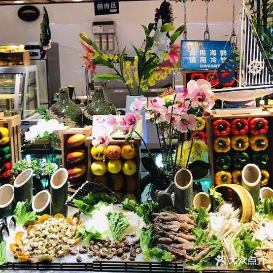 快乐牧场·牛排·海鲜·火锅·烧烤自助餐厅(北流步步高店) - 星际高球联盟-中国精英人士高尔夫旅游度假实景