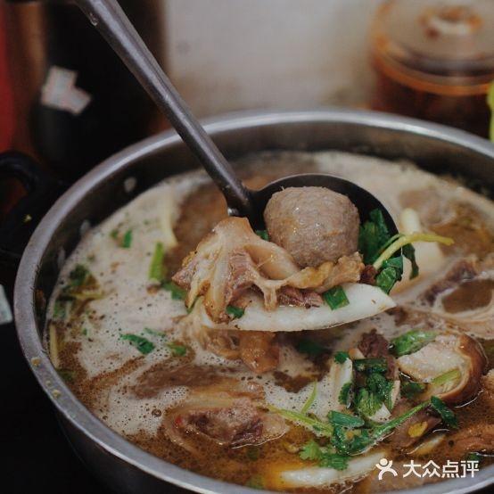 德记牛腩火锅(大马路店) - 星际高球联盟-中国精英人士高尔夫旅游度假实景