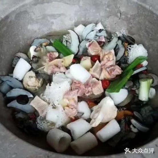 老字号石锅鱼(三十二年店) - 星际高球联盟-中国精英人士高尔夫旅游度假实景
