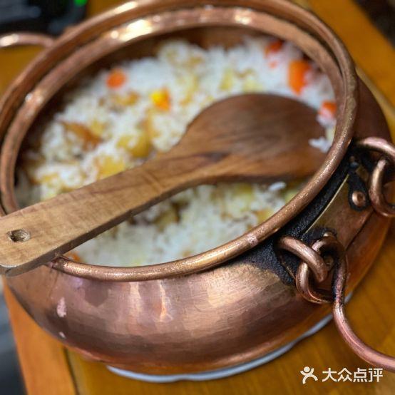 荷缘鱼庄石锅鱼 - 星际高球联盟-中国精英人士高尔夫旅游度假实景