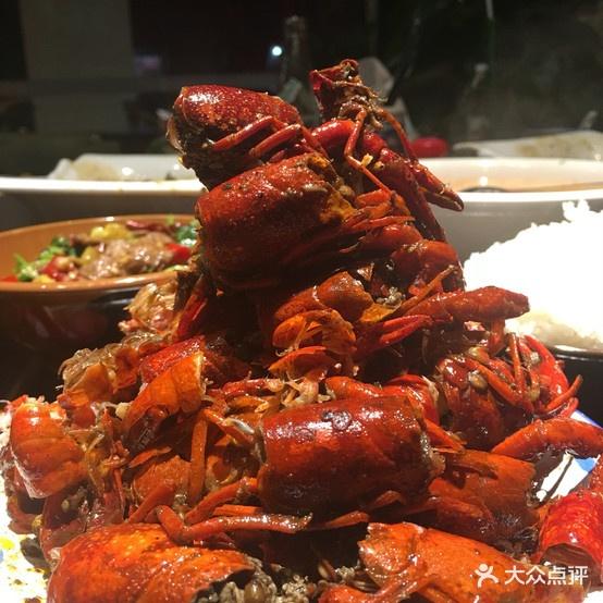 垅兴记老长沙龙虾撸串馆(凤凰店) - 星际高球联盟-中国精英人士高尔夫旅游度假实景
