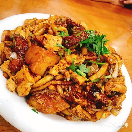 新街屈老五烩菜馆(农垦路店) - 星际高球联盟-中国精英人士高尔夫旅游度假实景