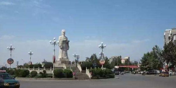 辉县李时珍像 - 星际高球联盟-中国精英人士高尔夫旅游度假实景