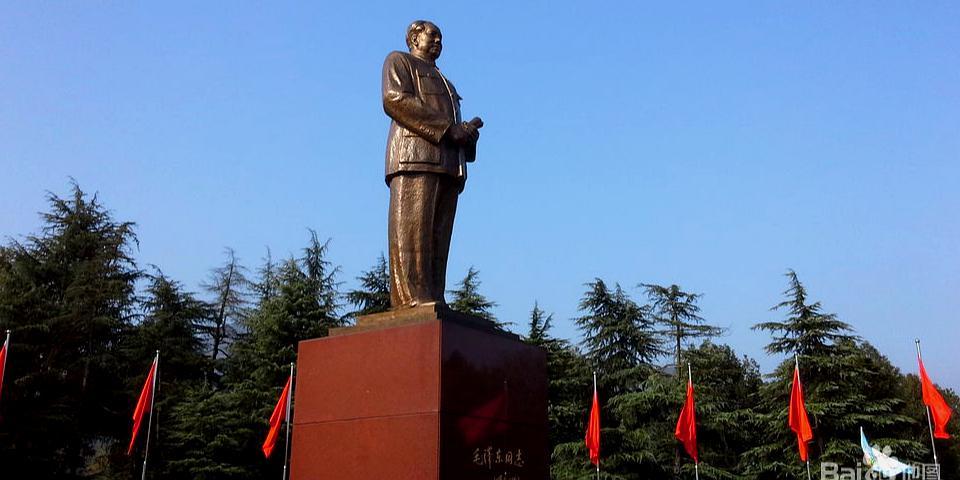 毛泽东铜像 - 星际高球联盟-中国精英人士高尔夫旅游度假实景